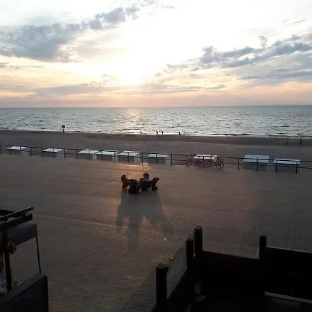 Appartement Met Frontaal Zeezicht