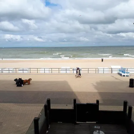 Met Frontaal Zeezicht Appartement *