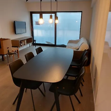 Met Frontaal Zeezicht *