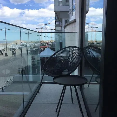 Met Frontaal Zeezicht