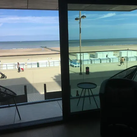 Met Frontaal Zeezicht Appartement *