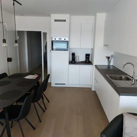 Met Frontaal Zeezicht Appartement *