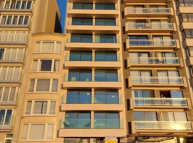 Met Frontaal Zeezicht *